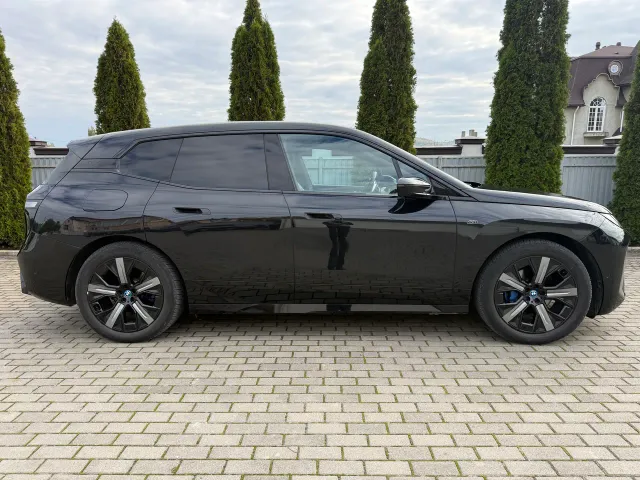 BMW iX - фото 3