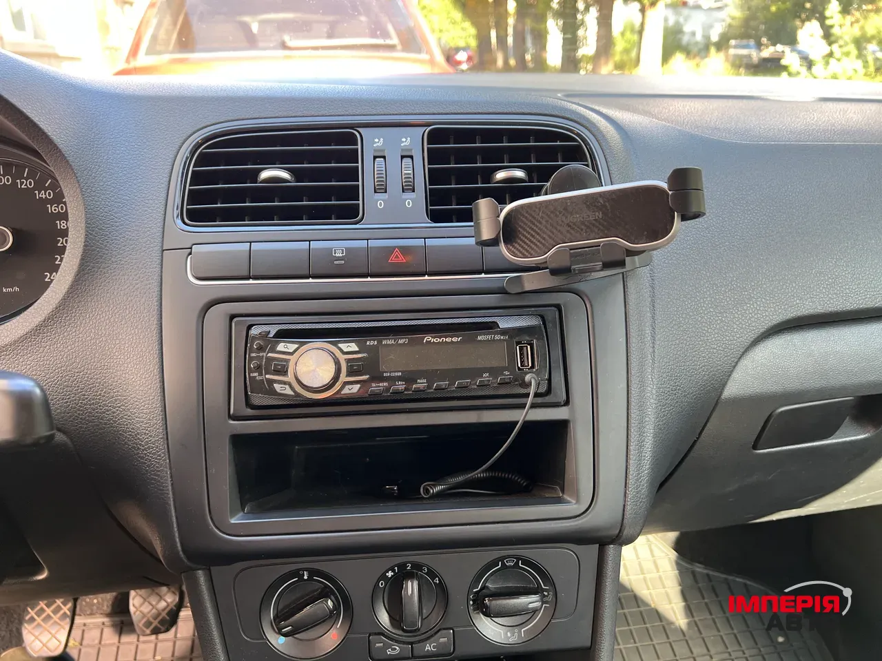 Volkswagen Polo - фото 12