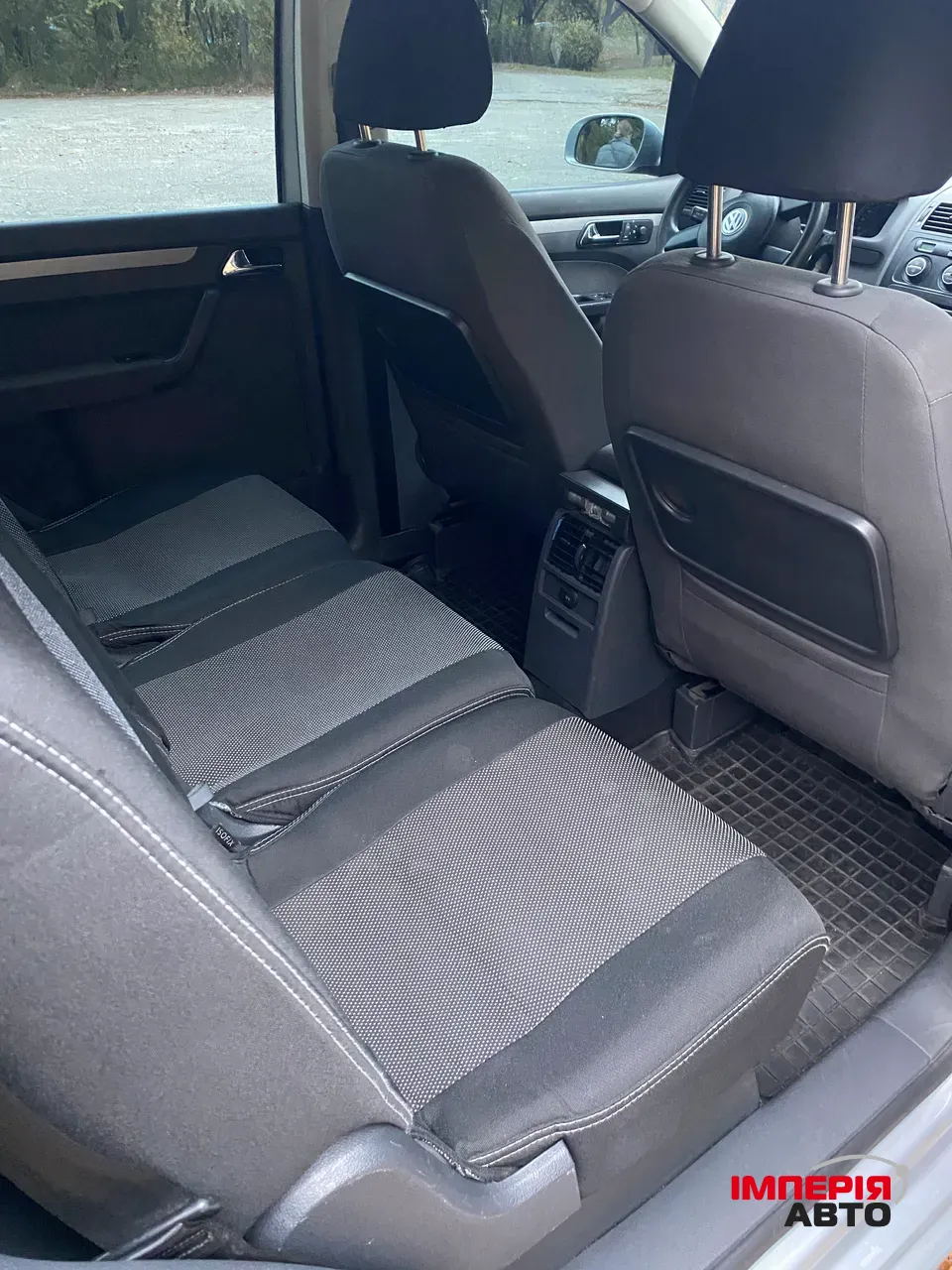 Volkswagen Touran - фото 8