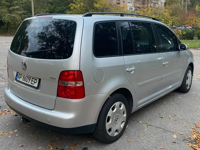 Volkswagen Touran - фото 3