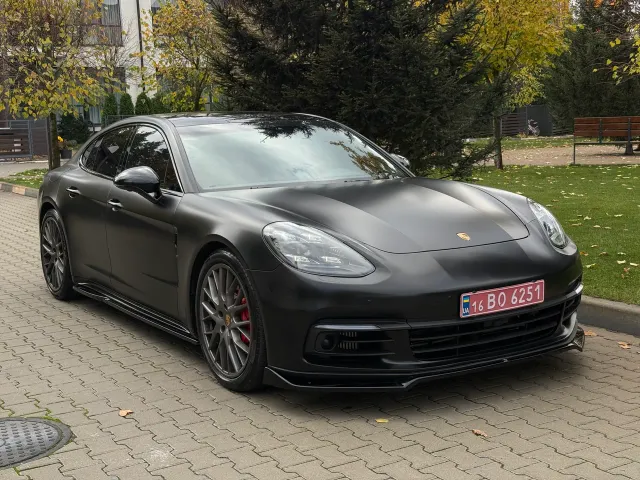 Porsche Panamera - фото 1