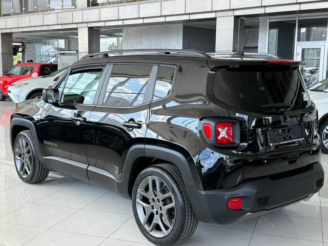 Jeep Renegade - фото 5