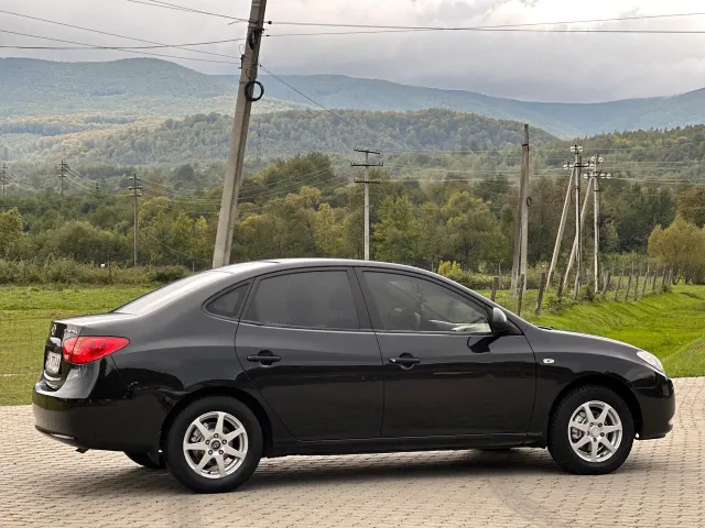 Hyundai Elantra - фото 5