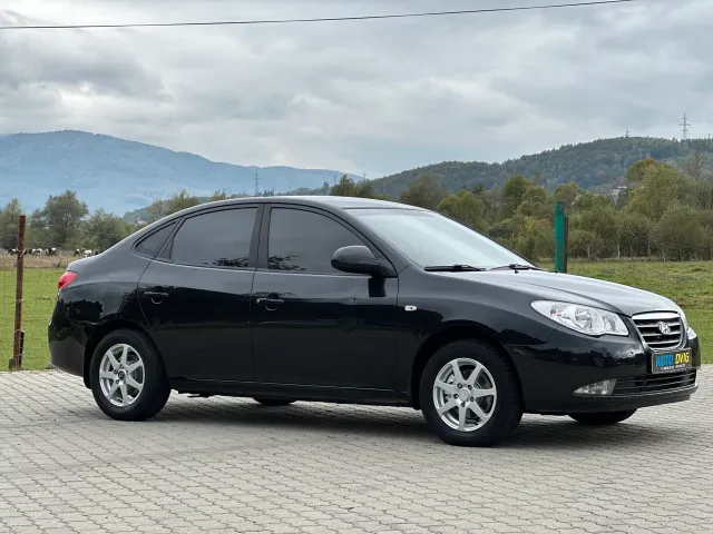 Hyundai Elantra - фото 2
