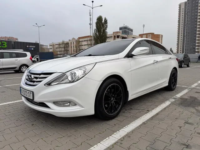 Hyundai Sonata - фото 1