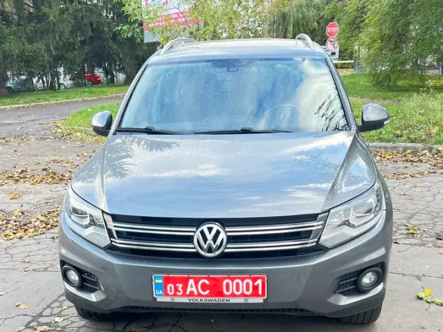 Volkswagen Tiguan - фото 4
