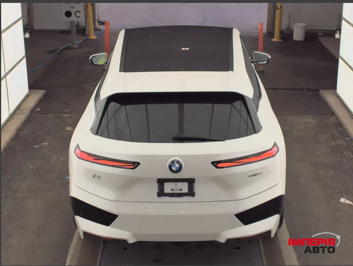 BMW iX - фото 3
