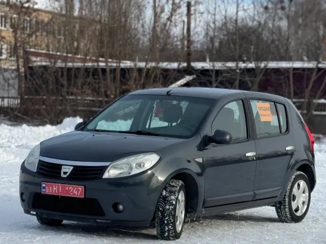 Dacia Sandero - фото 1