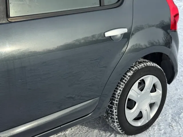 Dacia Sandero - фото 5