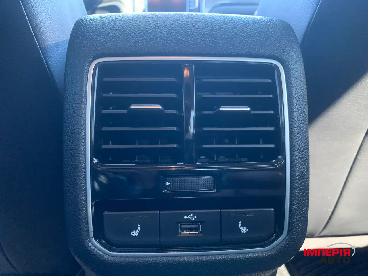 Volkswagen Passat (North America and China) - фото 44