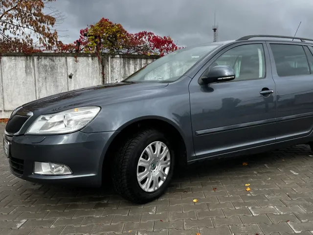 Skoda Octavia - фото 3