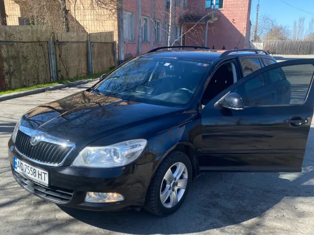 Skoda Octavia - фото 1
