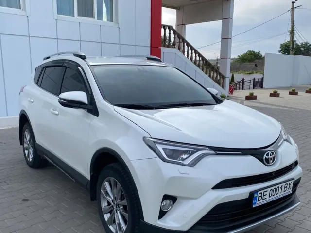Toyota RAV4 - фото 2
