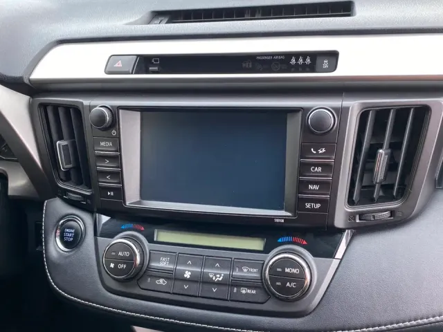 Toyota RAV4 - фото 5