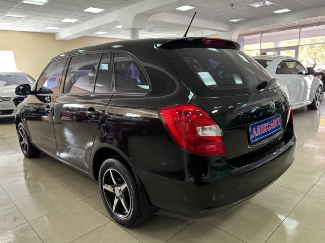 Skoda Fabia - фото 2