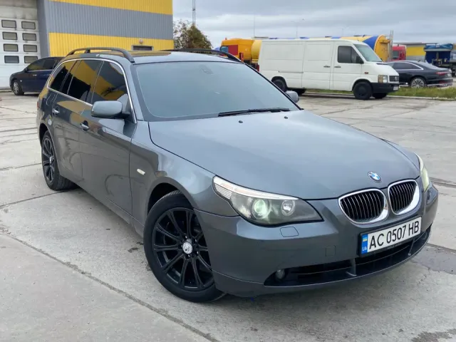 BMW 5 серії - фото 1