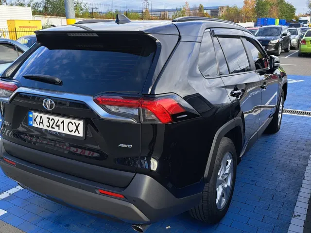 Toyota RAV4 - фото 2