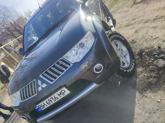 Mitsubishi Pajero Sport - фото 1