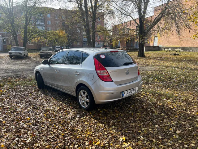Hyundai i30 - фото 4