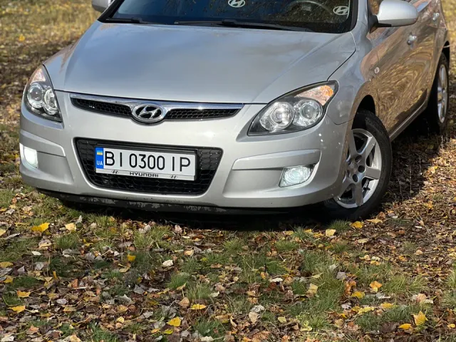 Hyundai i30 - фото 1