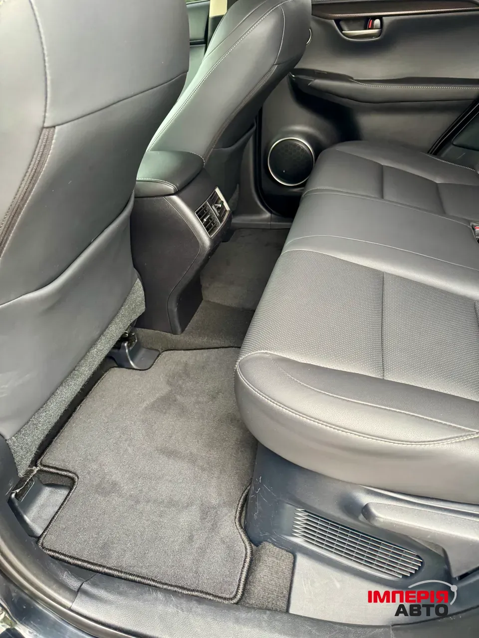 Lexus NX - фото 26