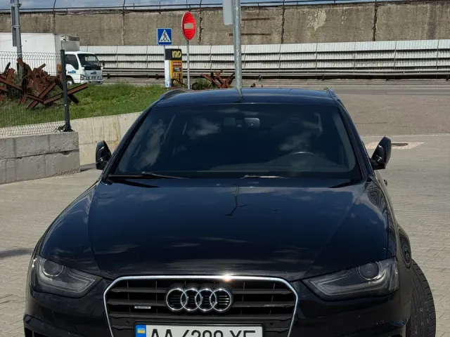 Audi A4 - фото 3