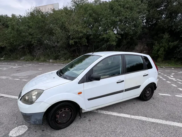 Ford Fiesta - фото 5