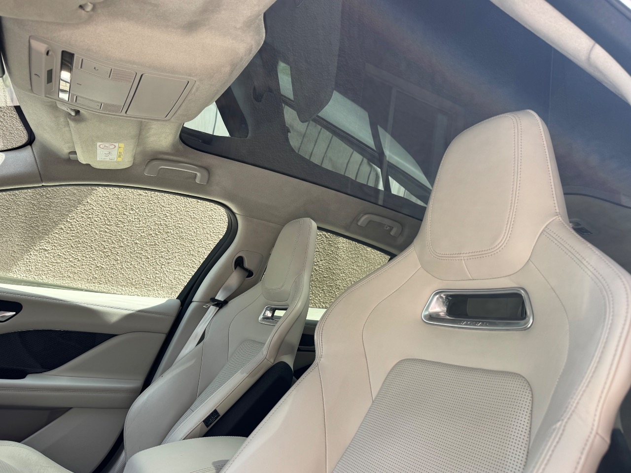 Jaguar I-Pace - фото 8