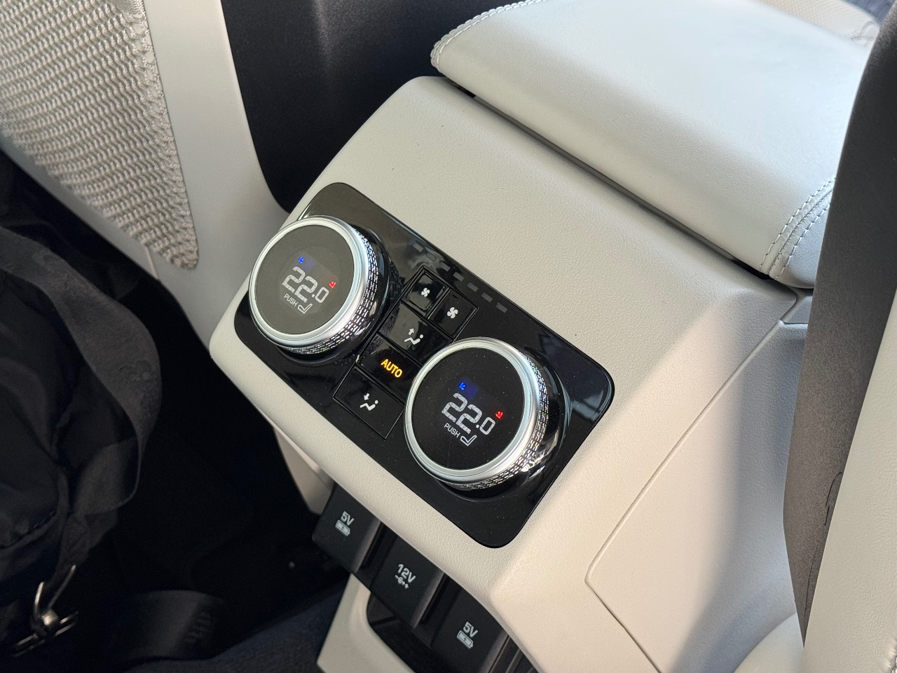 Jaguar I-Pace - фото 23