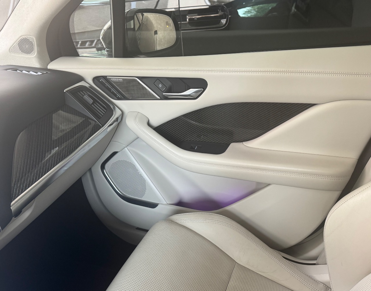 Jaguar I-Pace - фото 18