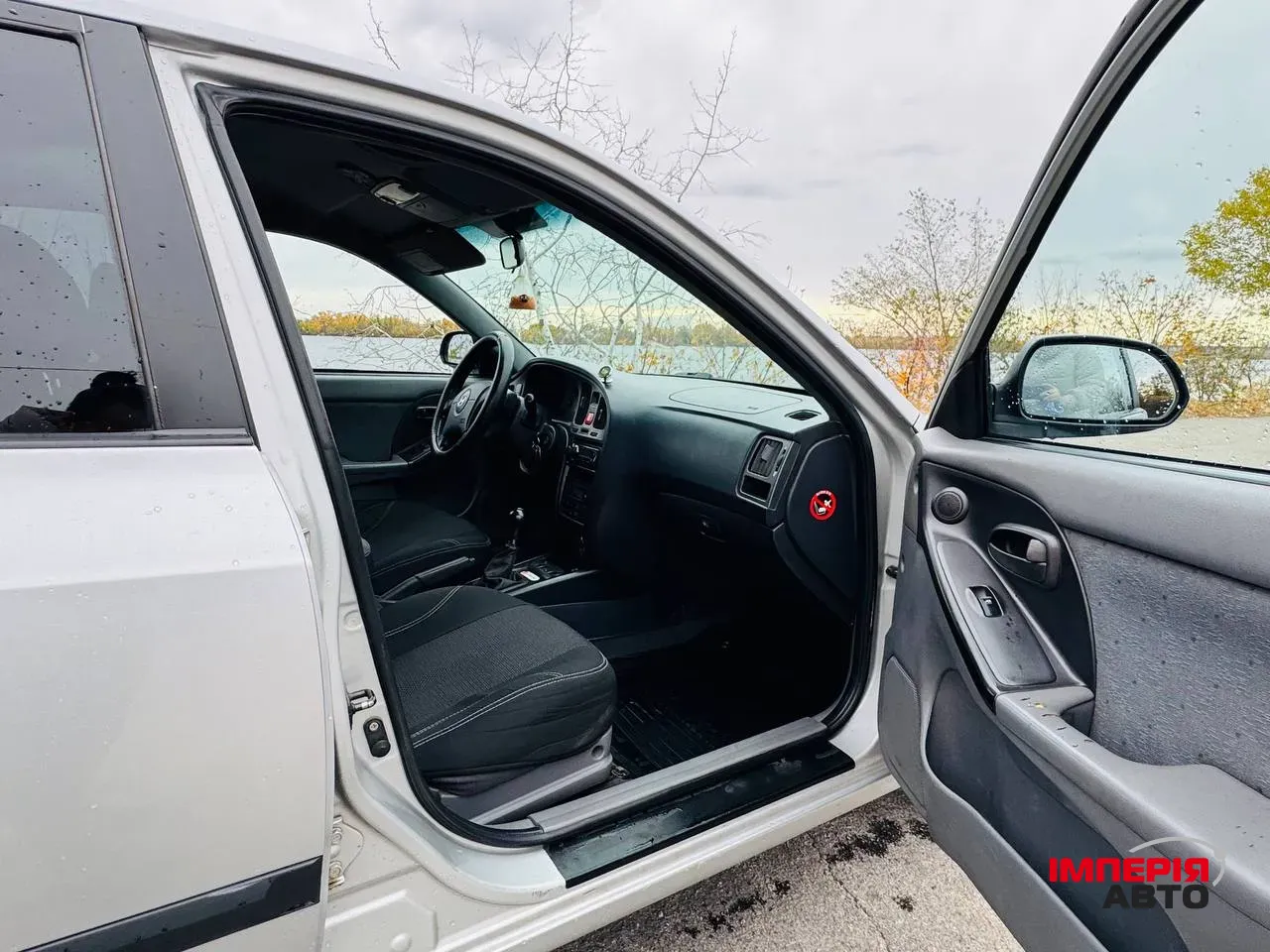 Hyundai Elantra - фото 3