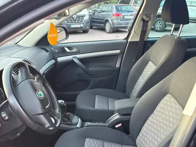 Skoda Octavia - фото 3