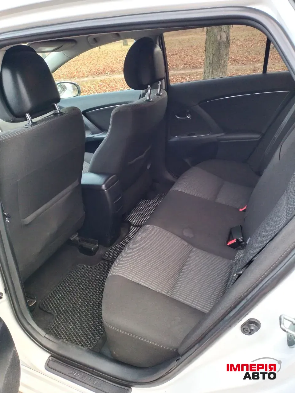 Toyota Avensis - фото 14