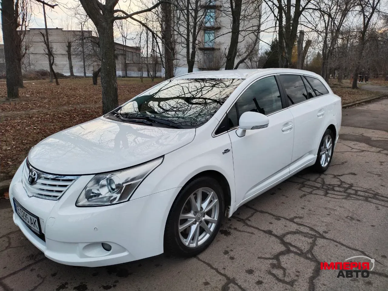 Toyota Avensis - фото 2