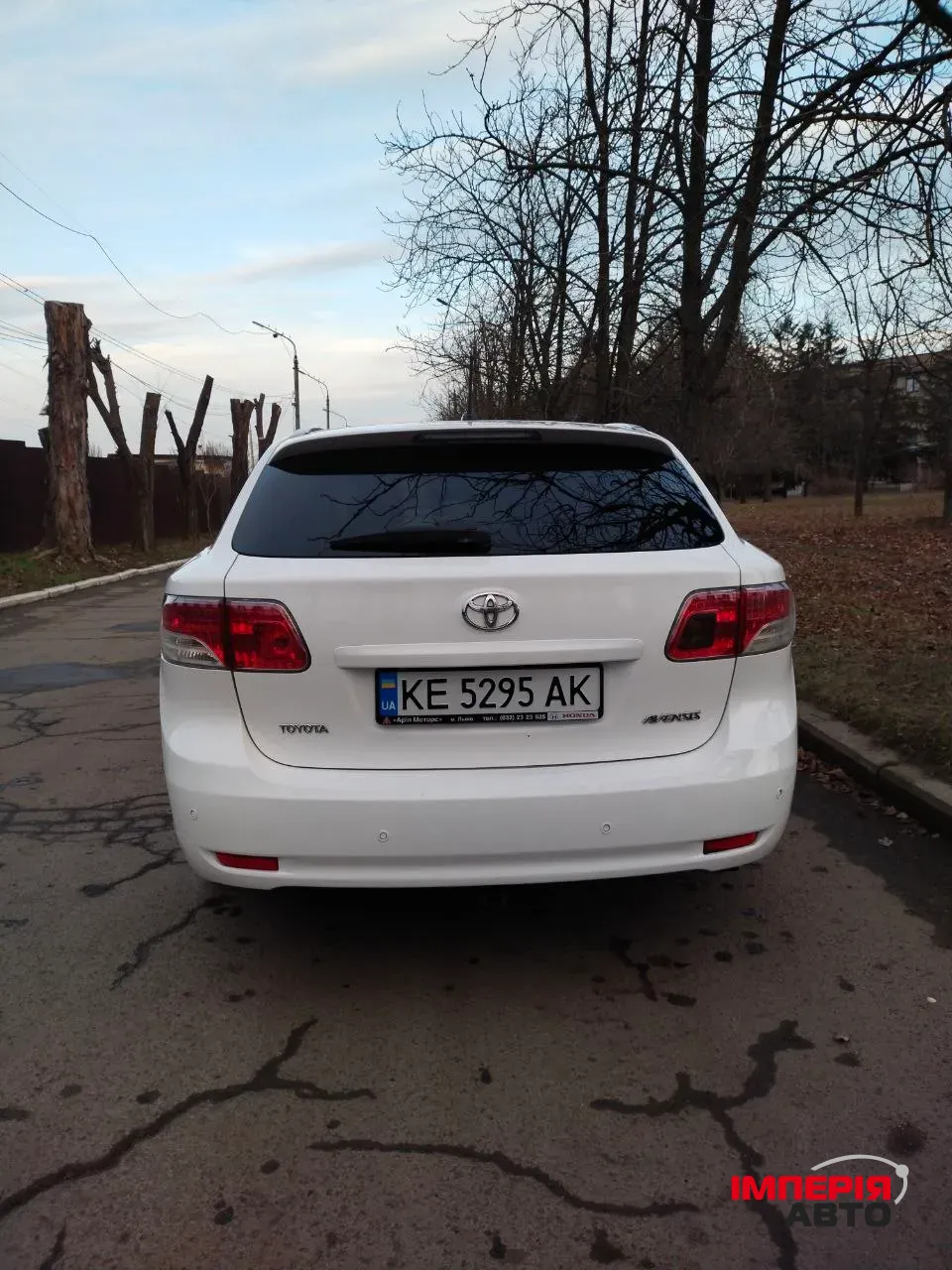 Toyota Avensis - фото 5