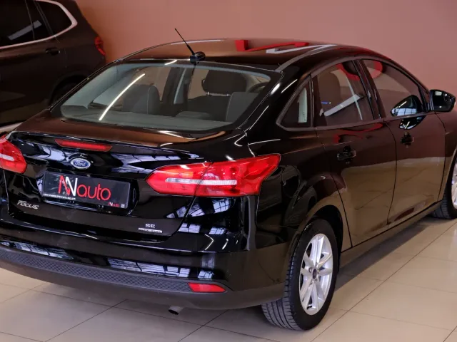 Ford Focus - фото 5