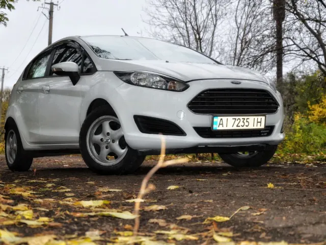 Ford Fiesta - фото 1