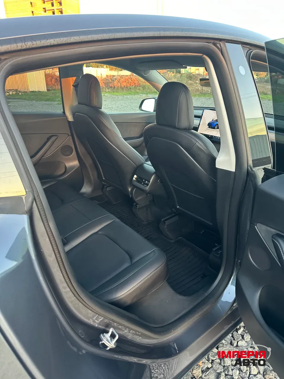 Tesla Model Y - фото 11