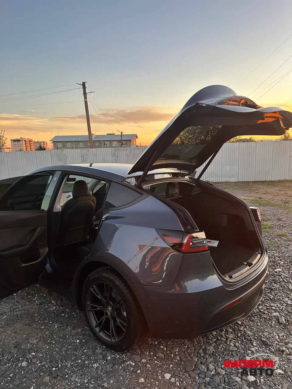 Tesla Model Y - фото 24