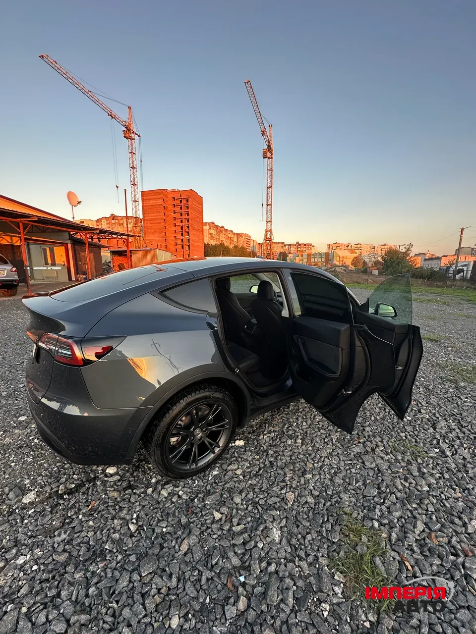 Tesla Model Y - фото 13