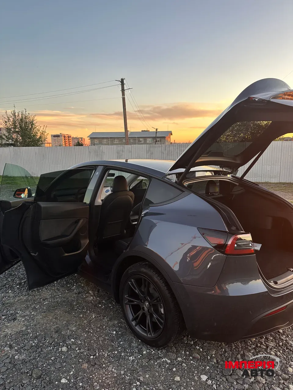 Tesla Model Y - фото 23