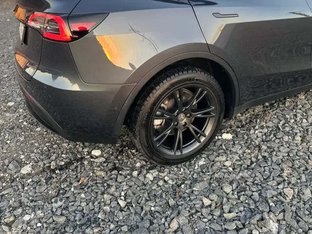 Tesla Model Y - фото 4