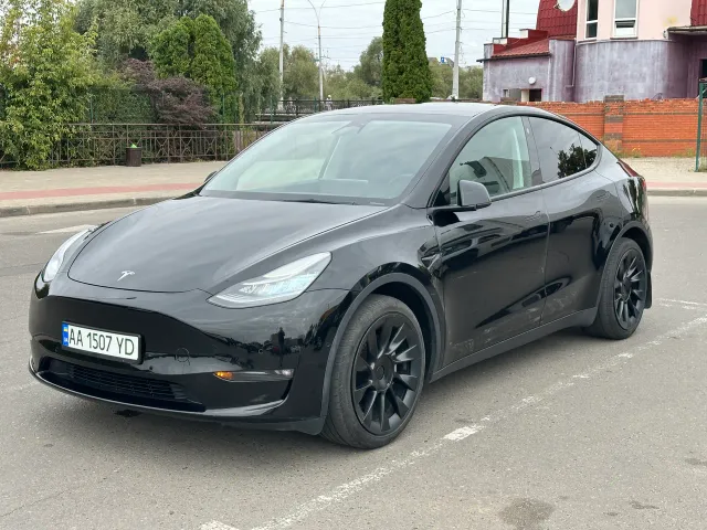 Tesla Model Y - фото 1