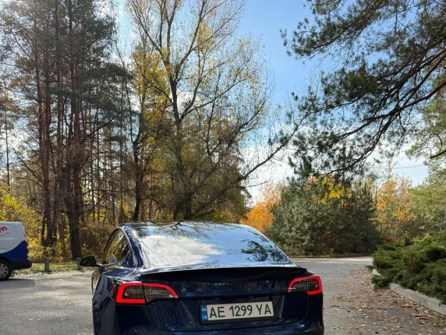 Tesla Model 3 - фото 4