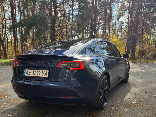 Tesla Model 3 - фото 3