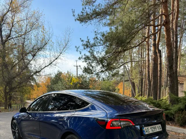 Tesla Model 3 - фото 5