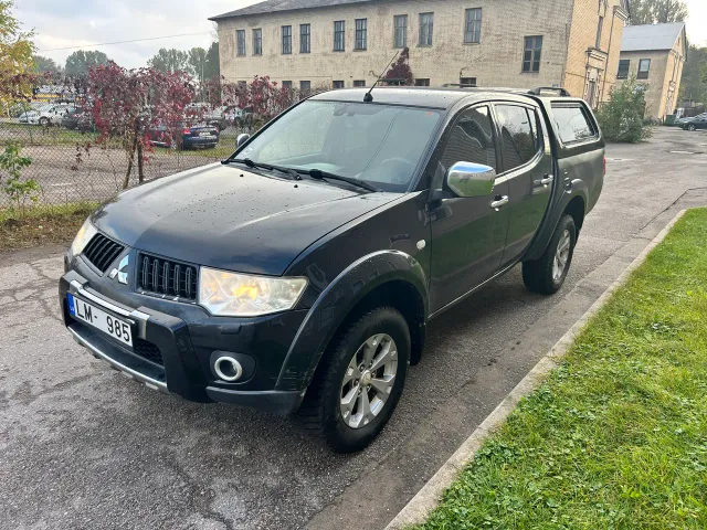 Mitsubishi L200 - фото 1