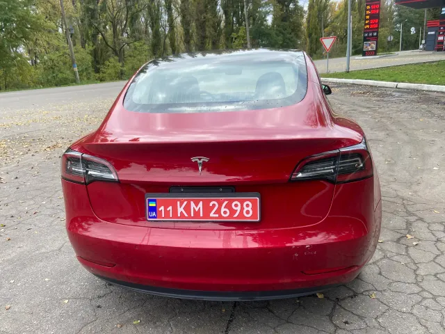 Tesla Model 3 - фото 4