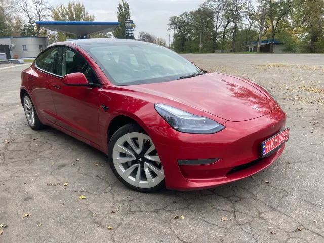 Tesla Model 3 - фото 1