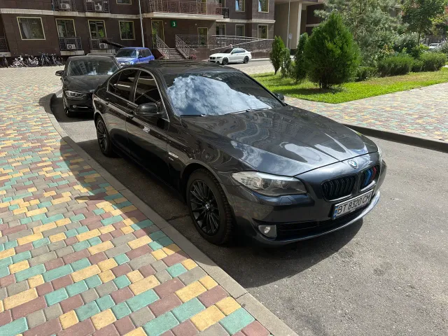 BMW 5 серії - фото 1